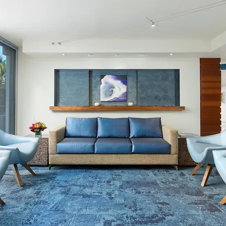 Courtyard By Marriott Waikiki Beach
